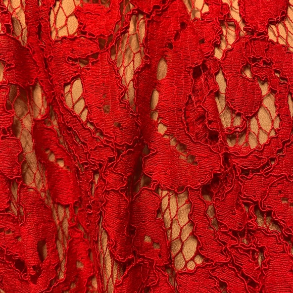 Red lace formal gown - Picture 6 of 6